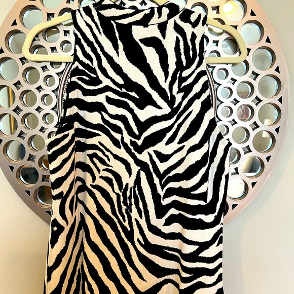 WHBM Knit Halter Top - Picture 2 of 4